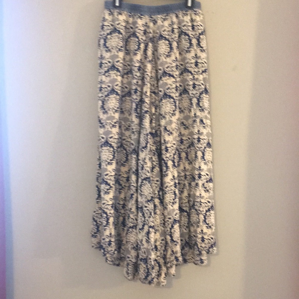 Beautiful, wears like a maxi skirt is pant